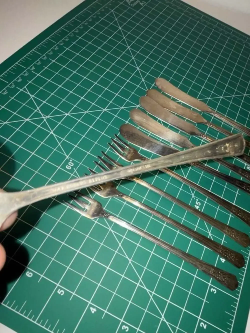 1847 Rogers A1 Plus Adoration Silverplate Butter Knives & Cocktail Seafood Forks